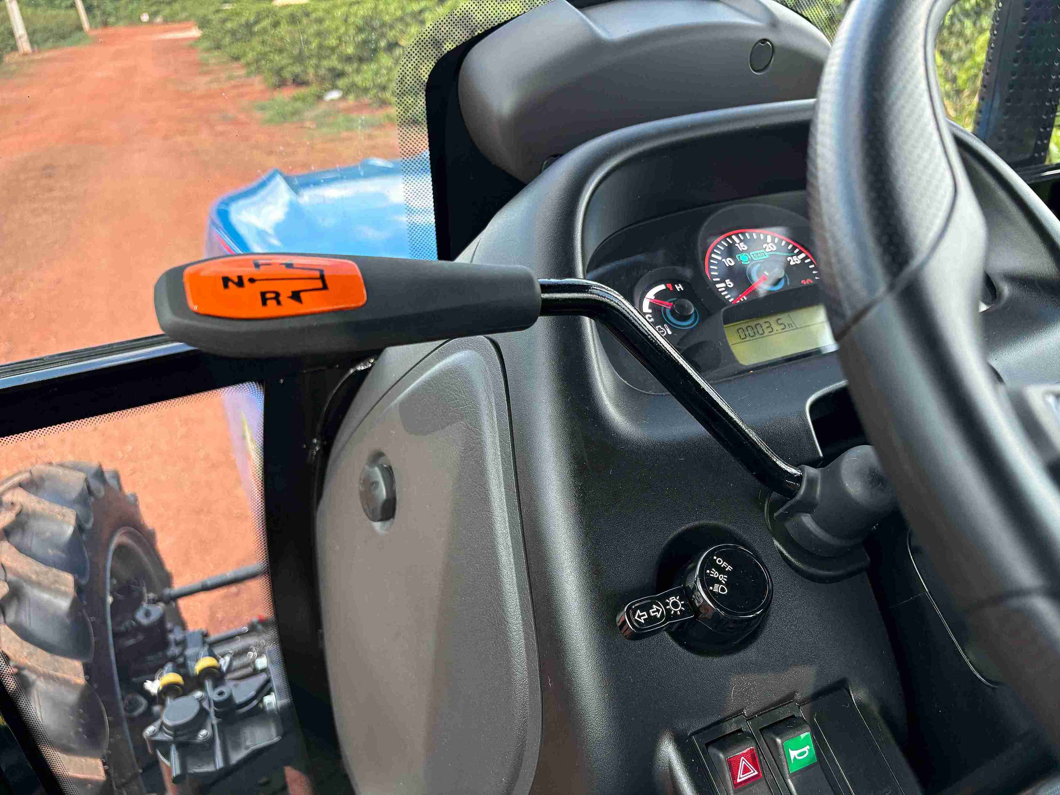 Test drive exclusivo com o trator MT4 70, da LS Tractor