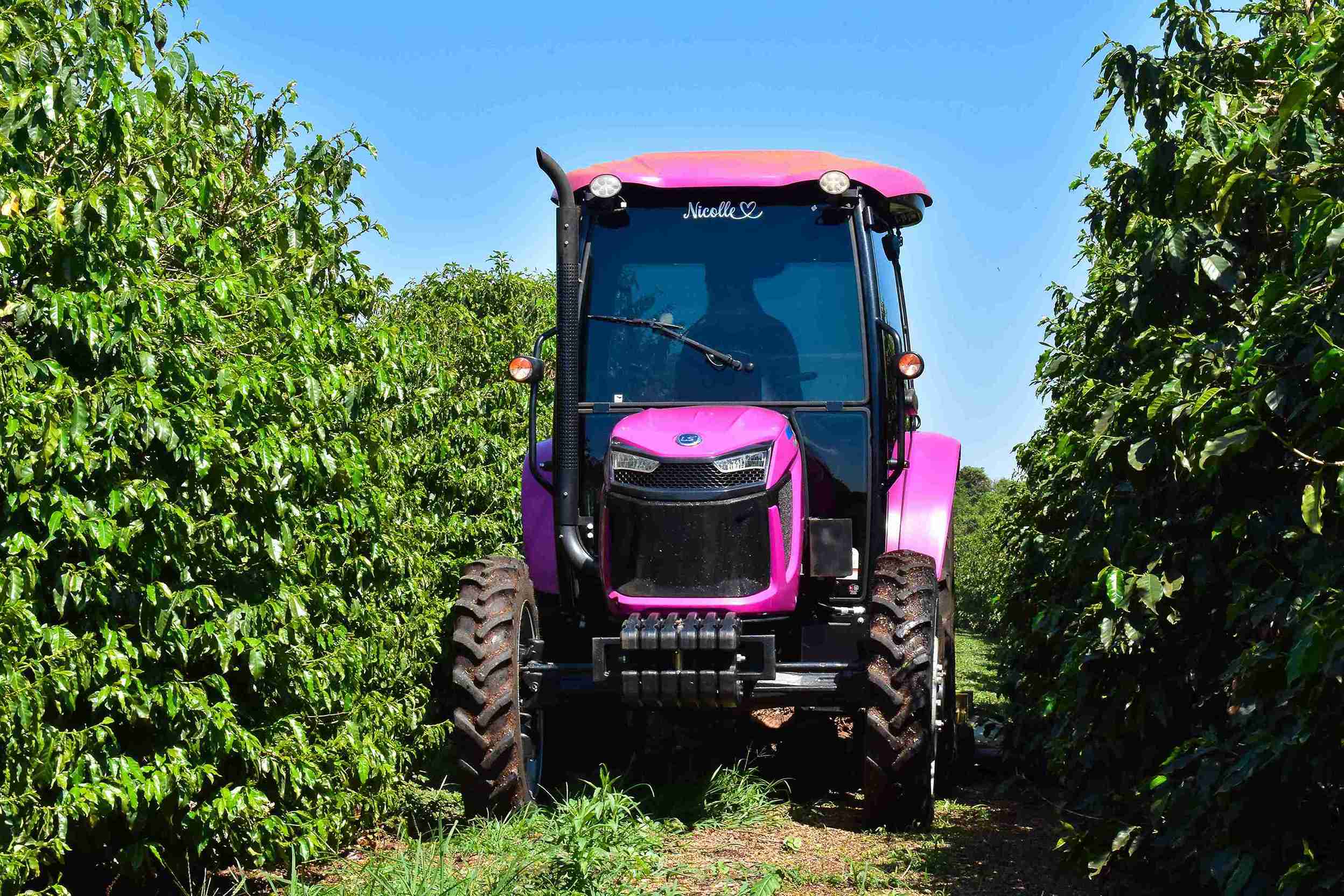 Test drive exclusivo com o trator MT4 70, da LS Tractor